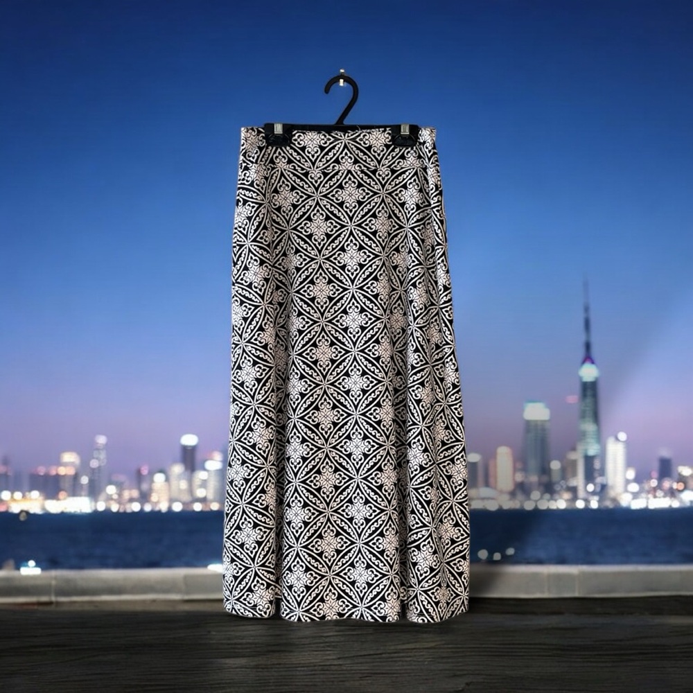 FREE WITH PURCHASE Double Take Vintage Black & White Geometric Print Maxi Skirt